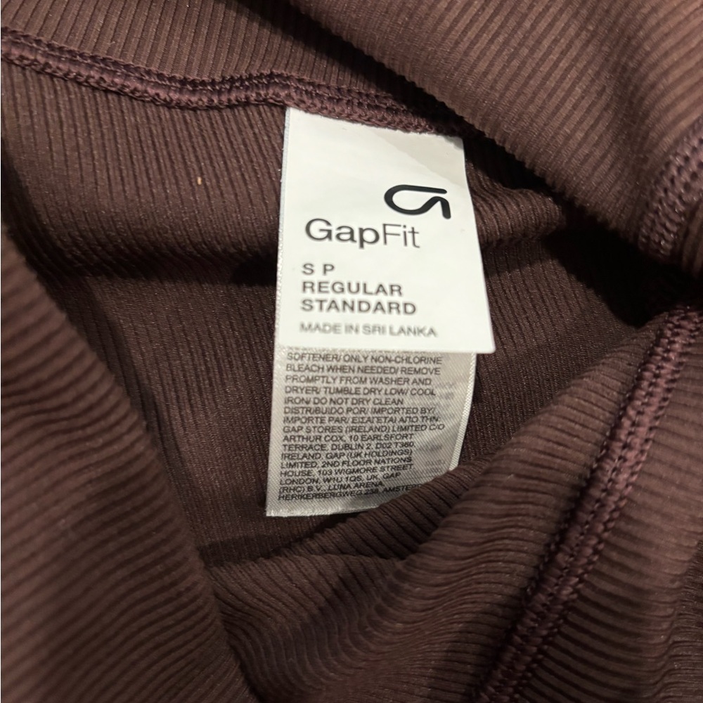 GAPfit Blackout Ribbed Workout Set - Picture 6 of 7